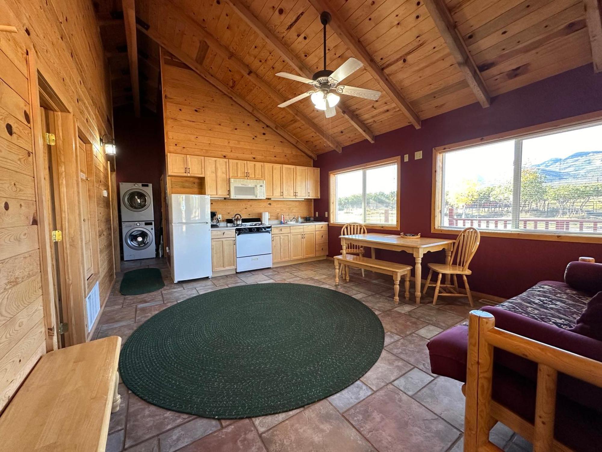 Mount Peale Country Inn La Sal Экстерьер фото